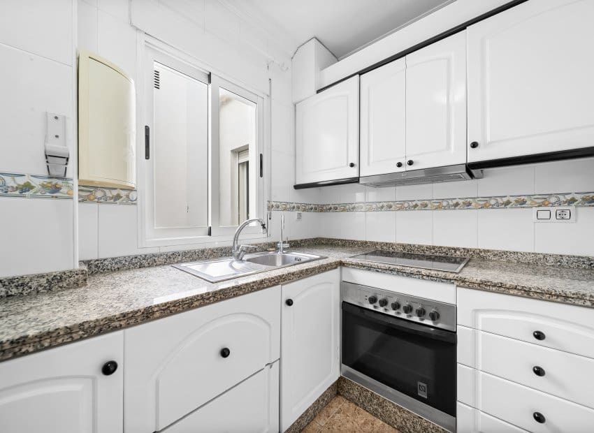 2 Zimmer Penthouse zu verkaufen in Torrevieja - 185.000 € (Ref: 9464926)