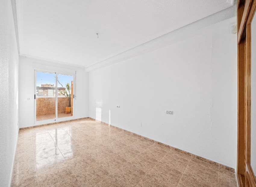 2 Zimmer Penthouse zu verkaufen in Torrevieja - 185.000 € (Ref: 9464926)