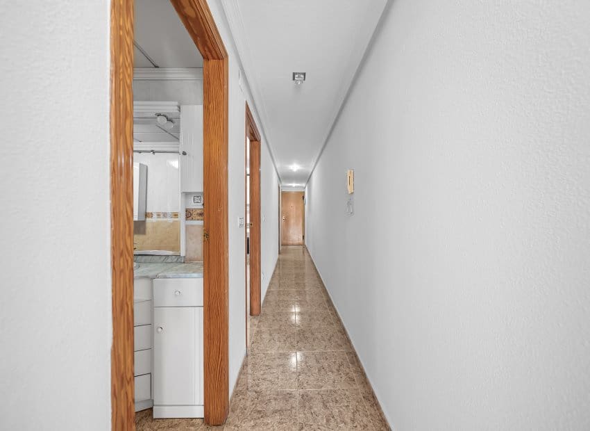 2 Zimmer Penthouse zu verkaufen in Torrevieja - 185.000 € (Ref: 9464926)