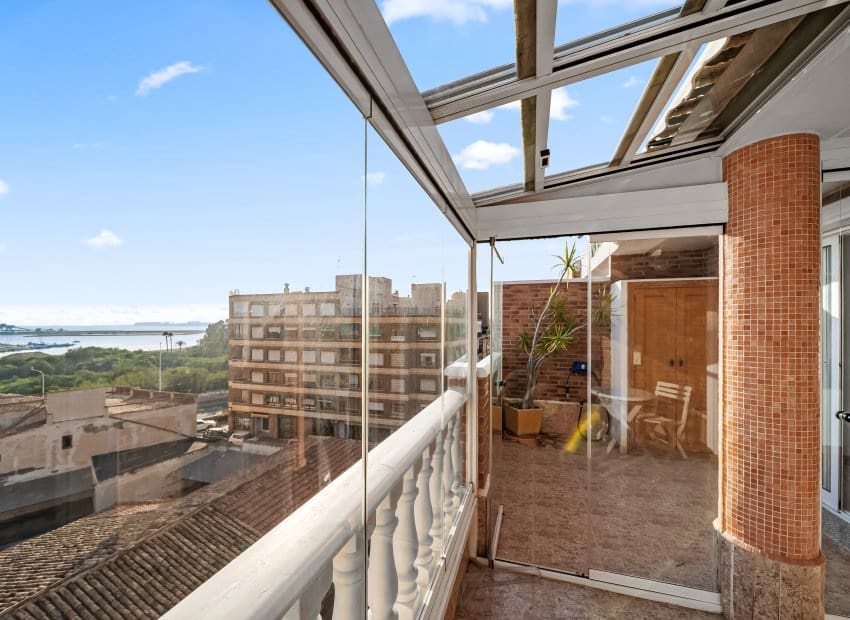 2 Zimmer Penthouse zu verkaufen in Torrevieja - 185.000 € (Ref: 9464926)