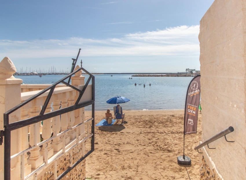 Apartamento Playa de 2 habitaciones en Torrevieja en venta - 260.000 € (Ref: 9465009)