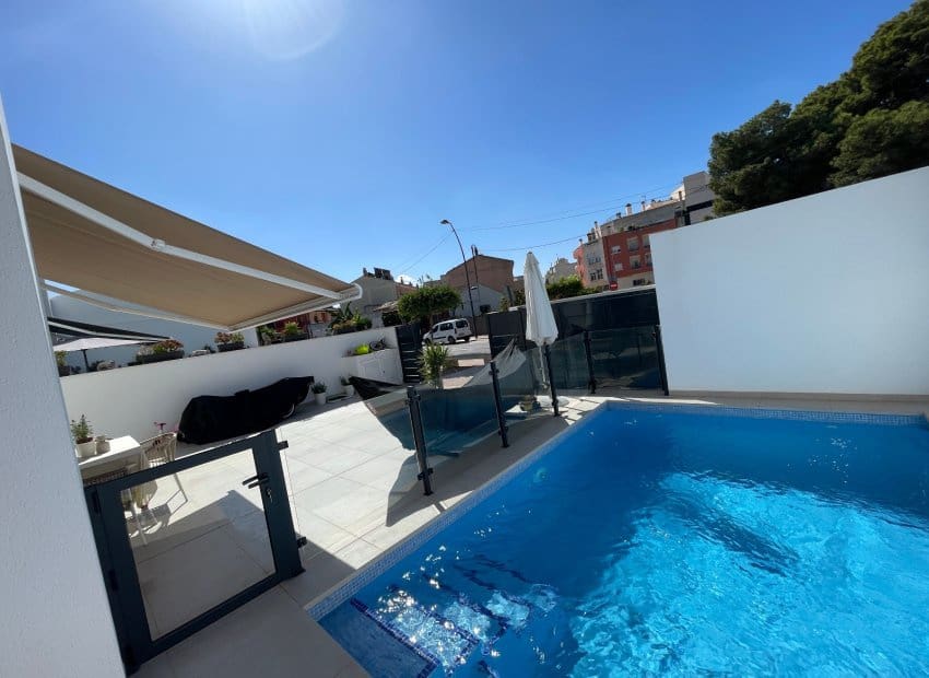 3 slaapkamer Villa te koop in Formentera del Segura met zwembad - € 325.500 (Ref: 9473422)
