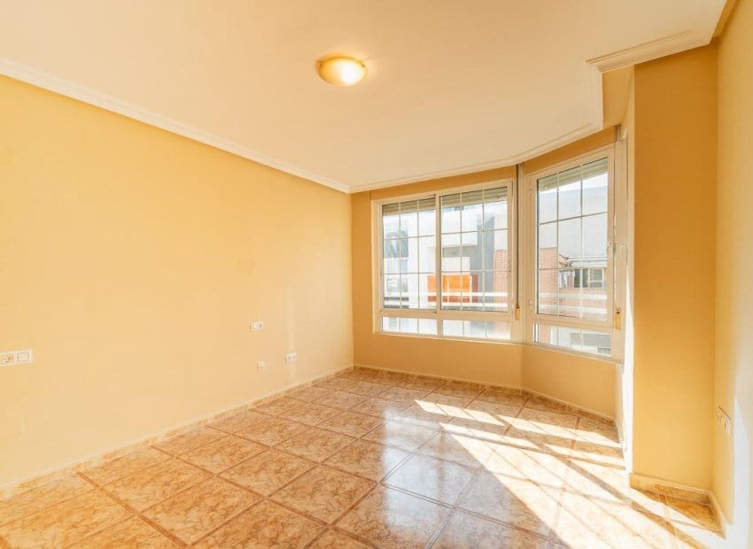 3 quarto Apartamento para venda em Torrevieja - 209 000 € (Ref: 9473426)