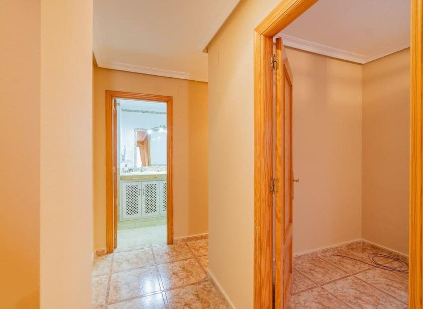 3 quarto Apartamento para venda em Torrevieja - 209 000 € (Ref: 9473426)