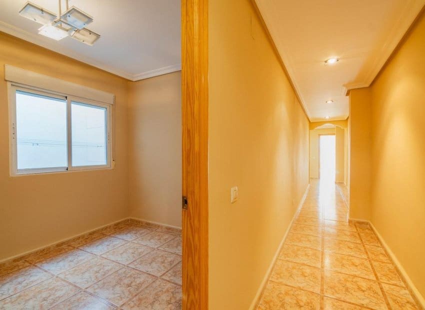 3 quarto Apartamento para venda em Torrevieja - 209 000 € (Ref: 9473426)