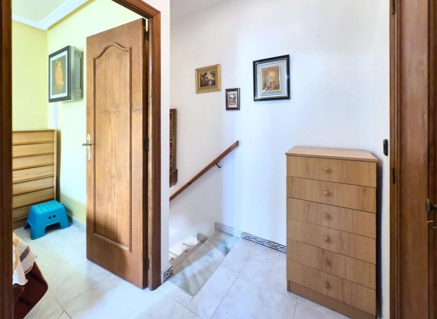 Casa de 1 habitación en Torrevieja en venta con piscina - 127.260 € (Ref: 9473511)