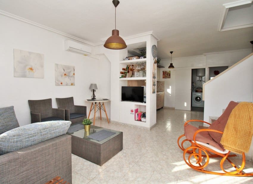 Ático de 3 habitaciones en Playa Flamenca en venta con piscina - 269.000 € (Ref: 9473512)