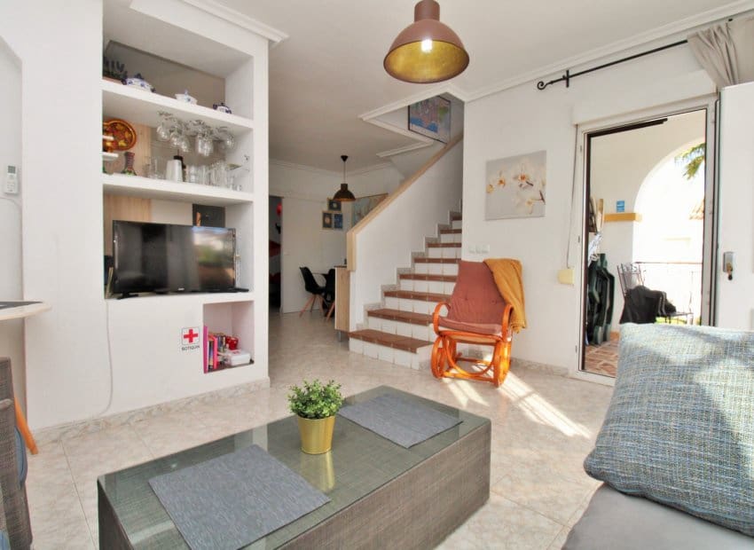 Ático de 3 habitaciones en Playa Flamenca en venta con piscina - 269.000 € (Ref: 9473512)