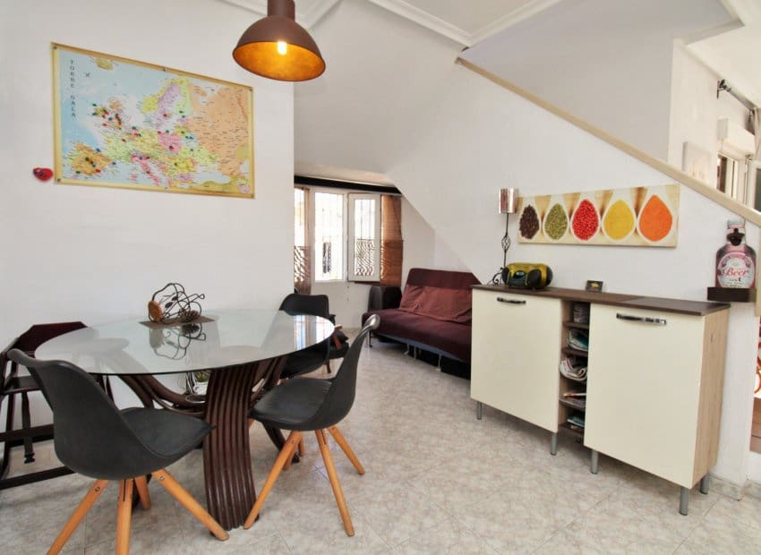 Ático de 3 habitaciones en Playa Flamenca en venta con piscina - 269.000 € (Ref: 9473512)