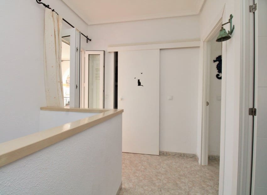 Ático de 3 habitaciones en Playa Flamenca en venta con piscina - 269.000 € (Ref: 9473512)