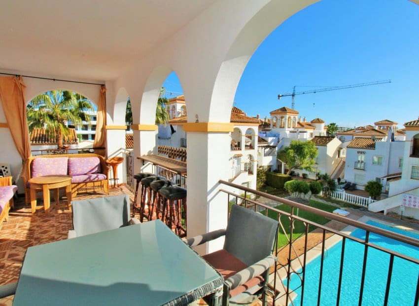 Ático de 3 habitaciones en Playa Flamenca en venta con piscina - 269.000 € (Ref: 9473512)