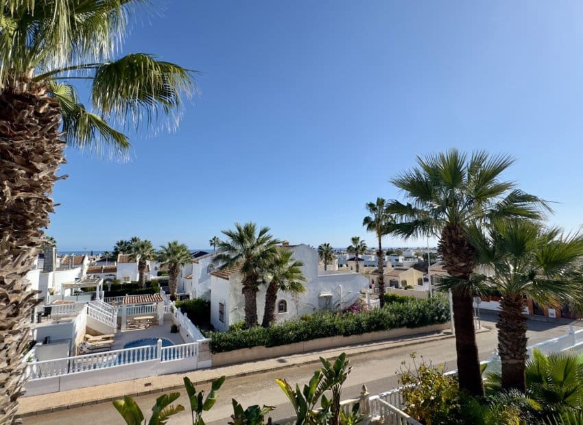 3 sovrum Villa till salu i Orihuela Costa med pool - 424 000 € (Ref: 9473514)