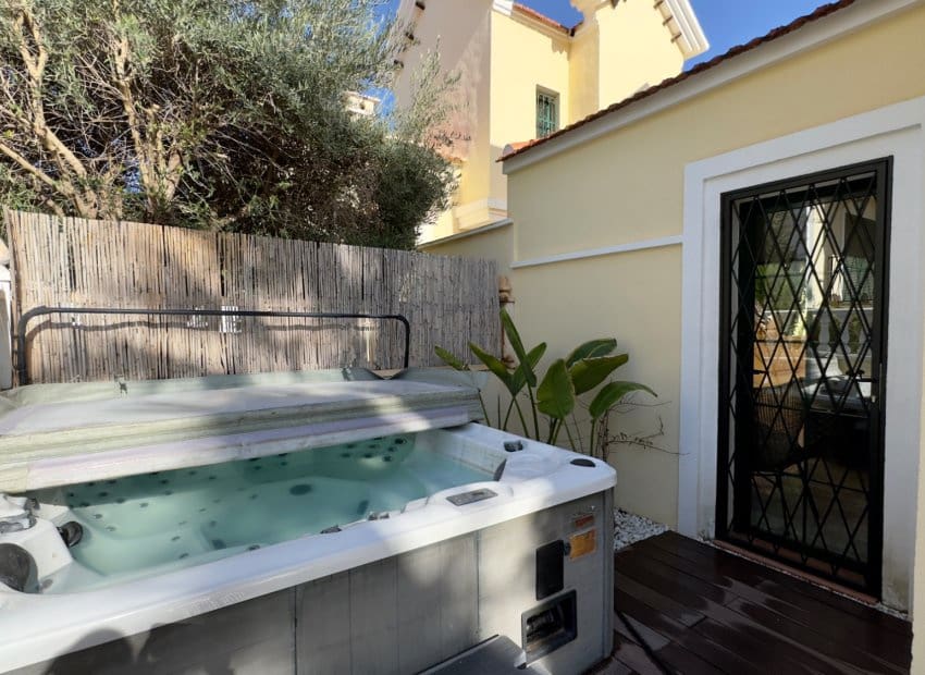 3 sovrum Villa till salu i Orihuela Costa med pool - 424 000 € (Ref: 9473514)