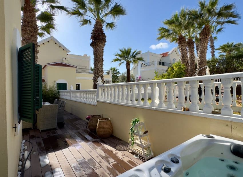 3 sovrum Villa till salu i Orihuela Costa med pool - 424 000 € (Ref: 9473514)