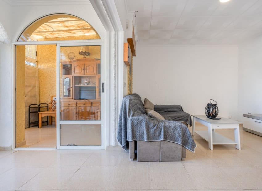 3 sypialnia Willa na sprzedaż w El Chaparral z basenem - 330 000 € (Ref: 9473515)