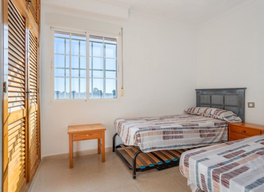 3 sypialnia Willa na sprzedaż w El Chaparral z basenem - 330 000 € (Ref: 9473515)