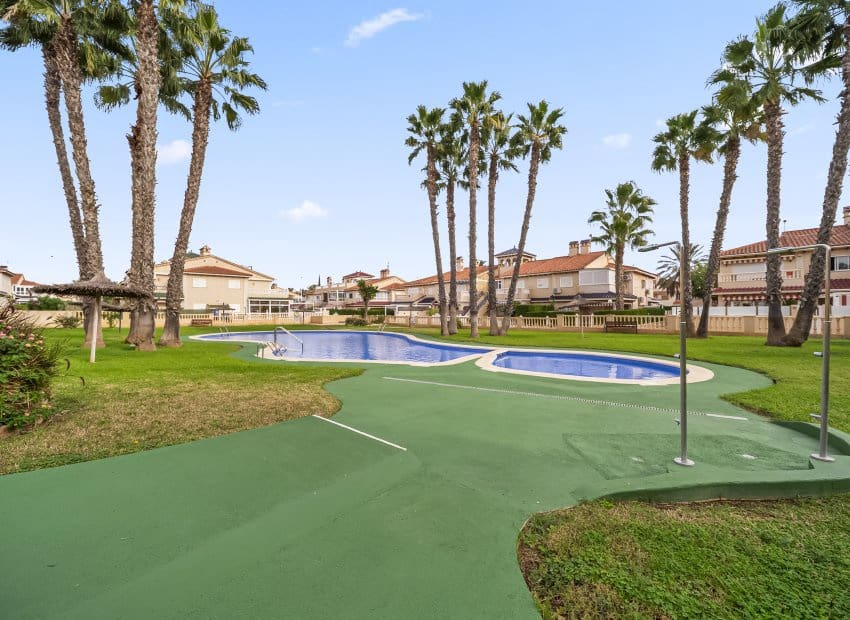 1 camera da letto Appartamento in vendita in Playa Flamenca con piscina - 170.000 € (Rif: 9475657)