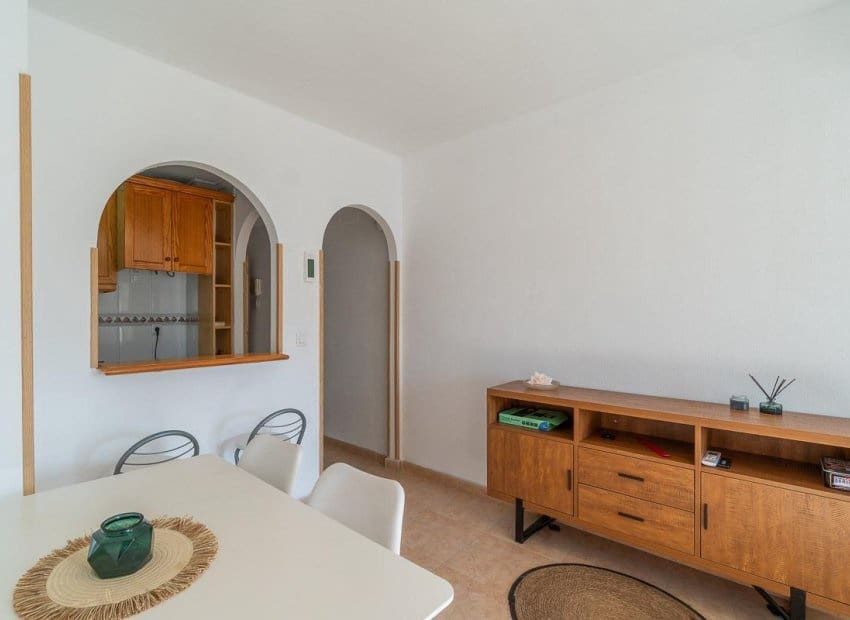 2 soverom Leilighet til salgs i Torrevieja med svømmebasseng - € 129 000 (Ref: 9475660)