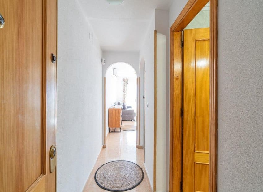 2 soverom Leilighet til salgs i Torrevieja med svømmebasseng - € 129 000 (Ref: 9475660)