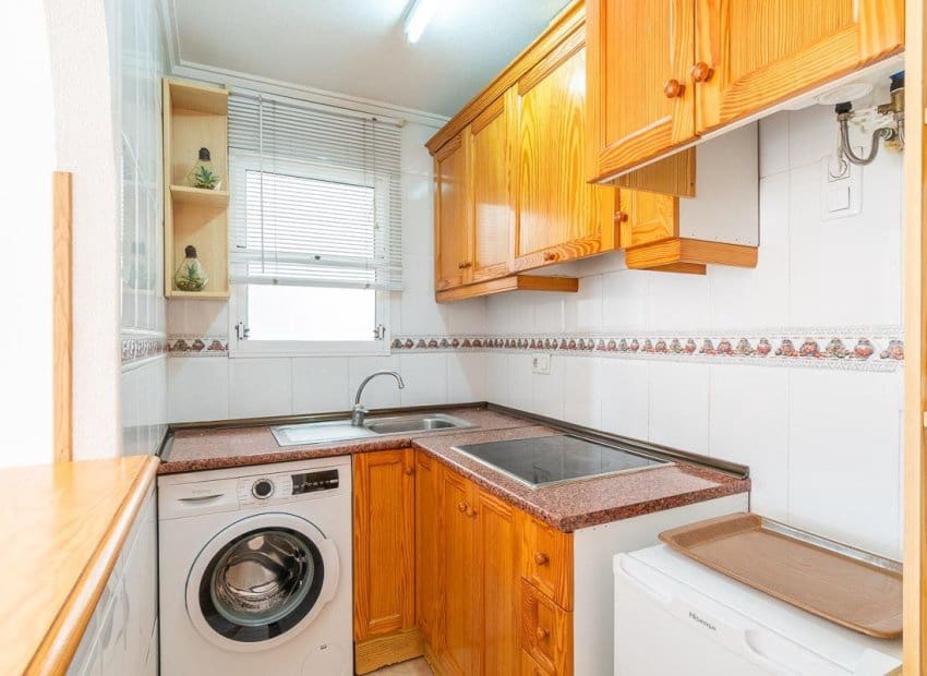 2 soverom Leilighet til salgs i Torrevieja med svømmebasseng - € 129 000 (Ref: 9475660)