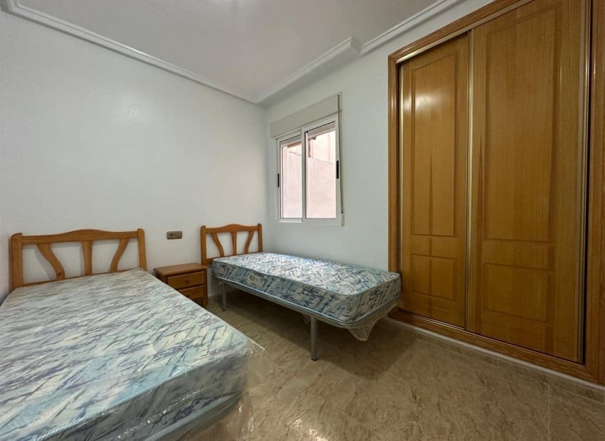 2 bedroom Apartment for sale in Los Montesinos with pool - € 117,500 (Ref: 9475662)