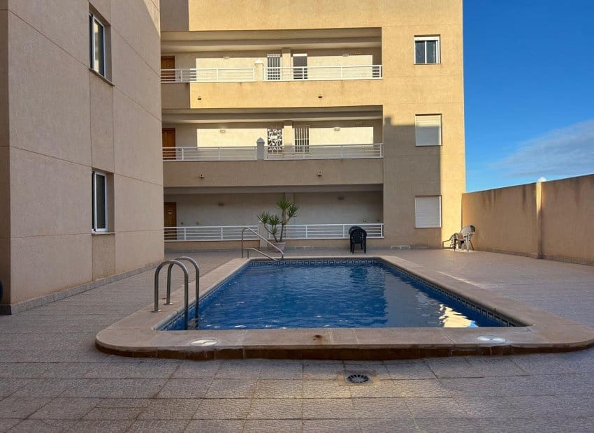 2 bedroom Apartment for sale in Los Montesinos with pool - € 117,500 (Ref: 9475662)