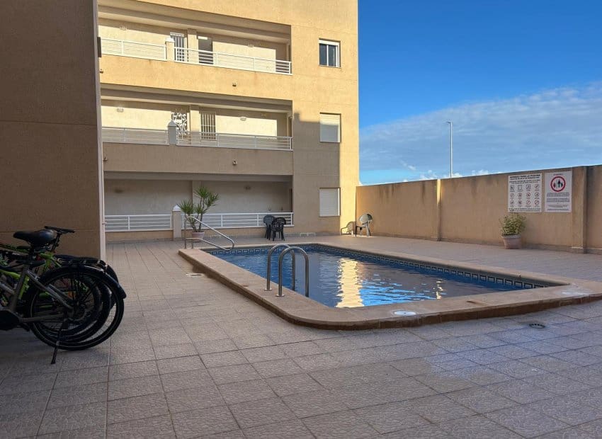 2 bedroom Apartment for sale in Los Montesinos with pool - € 117,500 (Ref: 9475662)