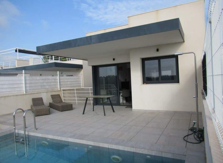 5 bedroom Villa for sale in San Miguel de Salinas with pool - € 499,000 (Ref: 9487223)