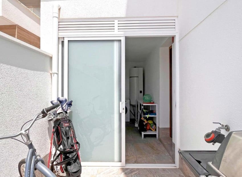 4 bedroom Villa for sale in San Pedro del Pinatar with pool - € 435,000 (Ref: 9487224)