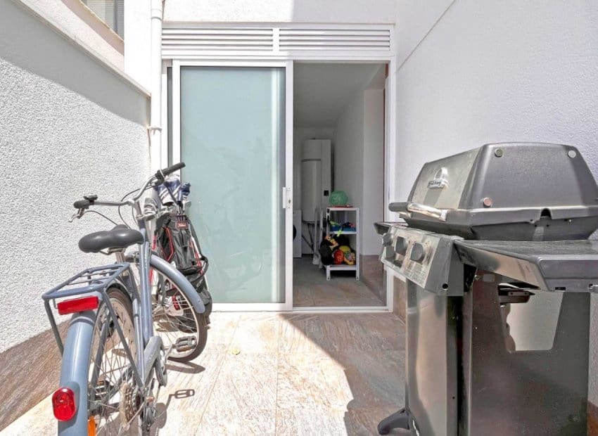 4 bedroom Villa for sale in San Pedro del Pinatar with pool - € 435,000 (Ref: 9487224)