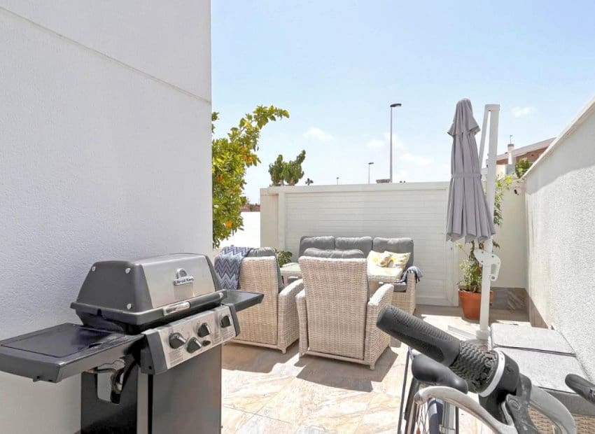 4 bedroom Villa for sale in San Pedro del Pinatar with pool - € 435,000 (Ref: 9487224)