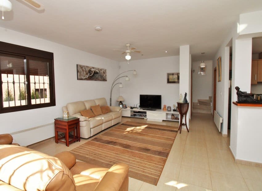 2 slaapkamer Villa te koop in Villamartin met zwembad - € 259.000 (Ref: 9487226)