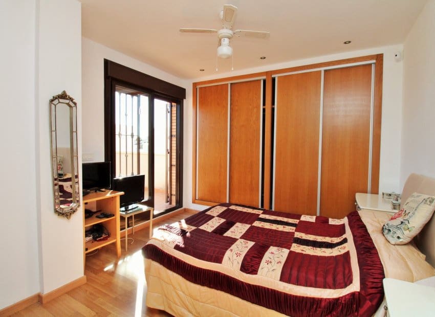 2 slaapkamer Villa te koop in Villamartin met zwembad - € 259.000 (Ref: 9487226)