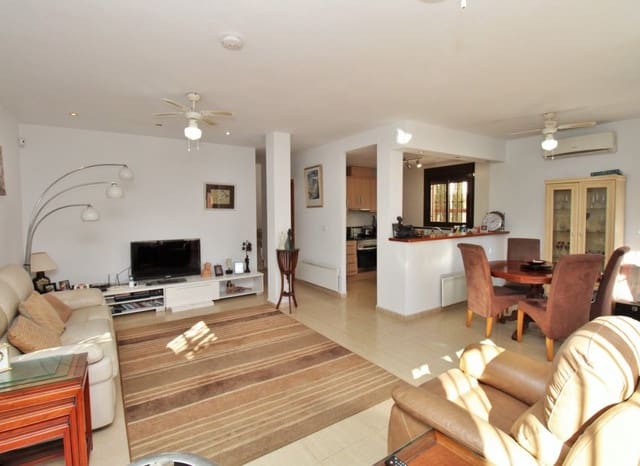 2 slaapkamer Villa te koop in Villamartin, Orihuela met zwembad - € 259.000 (Ref: 9487226)