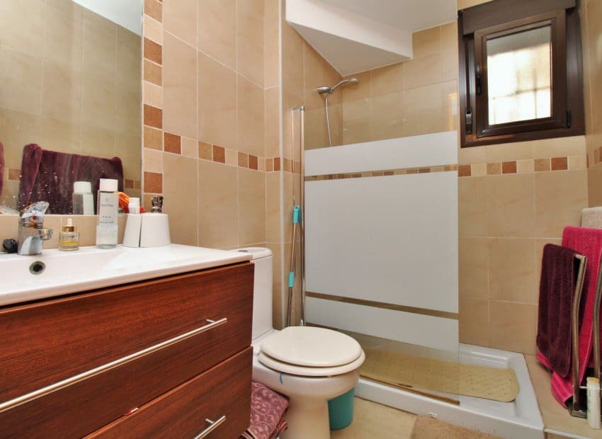 2 slaapkamer Villa te koop in Villamartin met zwembad - € 259.000 (Ref: 9487226)