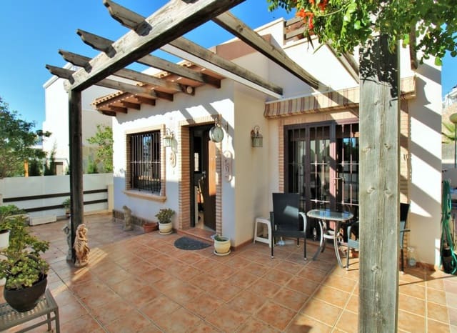 2 slaapkamer Villa te koop in Villamartin, Orihuela met zwembad - € 259.000 (Ref: 9487226)