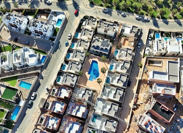 2 slaapkamer Villa te koop in Villamartin, Orihuela met zwembad - € 259.000 (Ref: 9487226)