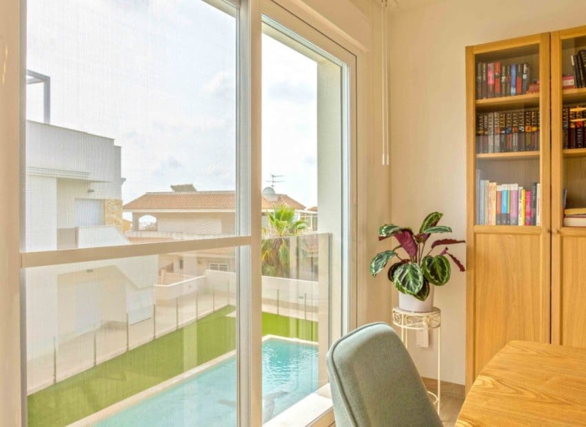 2 quarto Penthouse para venda em Villamartin com piscina - 299 950 € (Ref: 9487227)