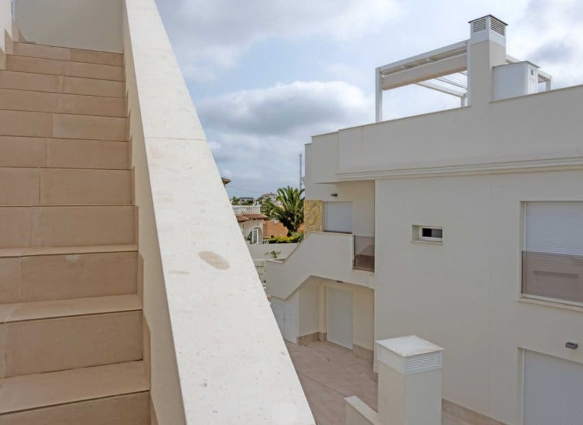 2 quarto Penthouse para venda em Villamartin com piscina - 299 950 € (Ref: 9487227)