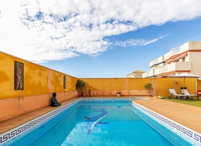 4 soveværelse Villa til salg i Aguas Nuevas, Torrevieja med swimmingpool - € 479.000 (Ref: 9487228)