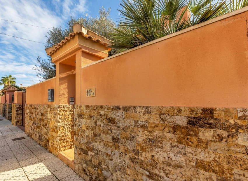 4 soveværelse Villa til salg i Aguas Nuevas med swimmingpool - € 479.000 (Ref: 9487228)