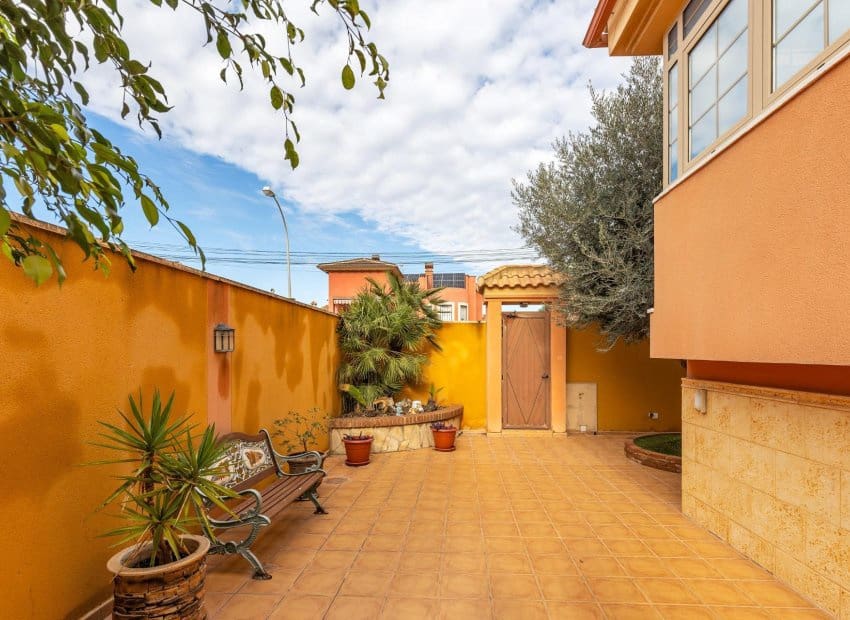 4 soveværelse Villa til salg i Aguas Nuevas med swimmingpool - € 479.000 (Ref: 9487228)