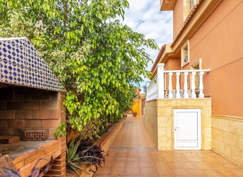 4 soveværelse Villa til salg i Aguas Nuevas med swimmingpool - € 479.000 (Ref: 9487228)