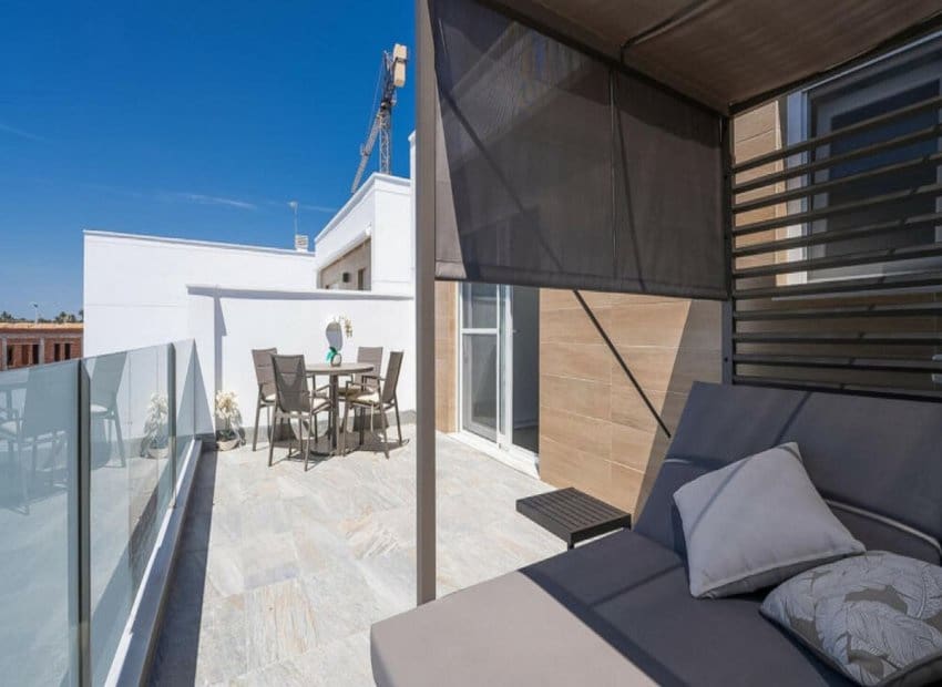 4 bedroom Villa for sale in San Pedro del Pinatar with pool - € 449,000 (Ref: 9487229)