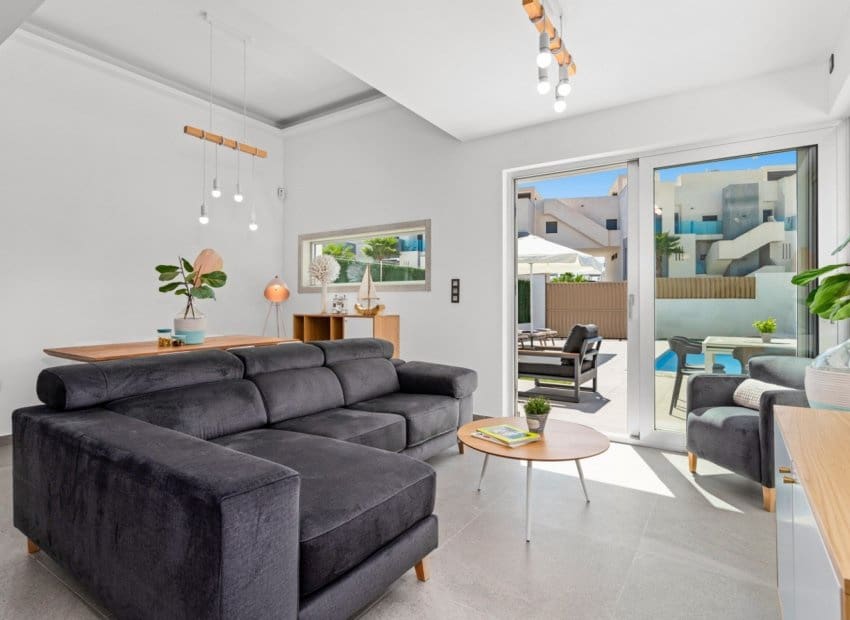 3 bedroom Villa for sale in El Raso with pool - € 445,000 (Ref: 9487230)