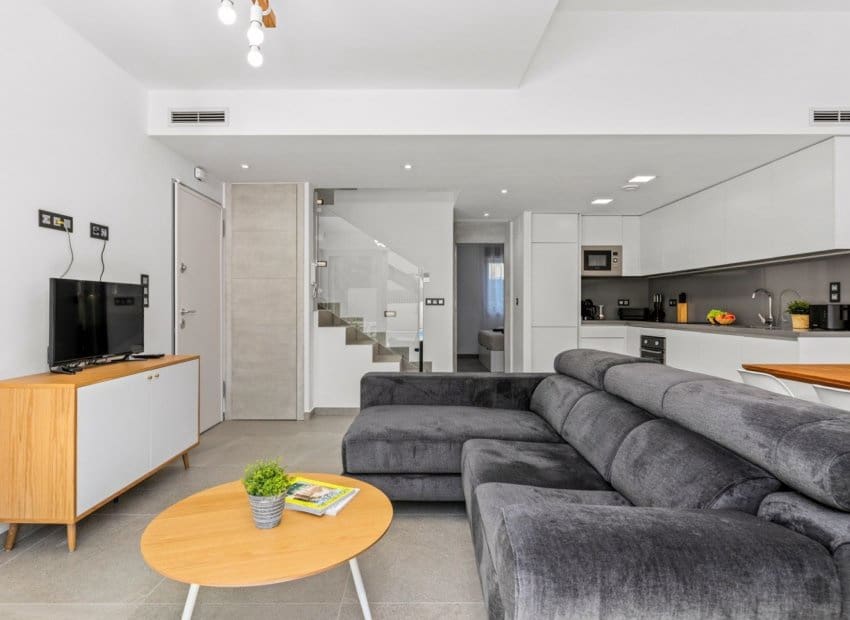 3 bedroom Villa for sale in El Raso with pool - € 445,000 (Ref: 9487230)