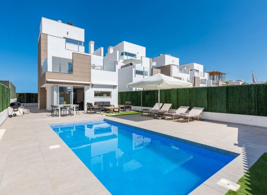 3 bedroom Villa for sale in El Raso with pool - € 445,000 (Ref: 9487230)