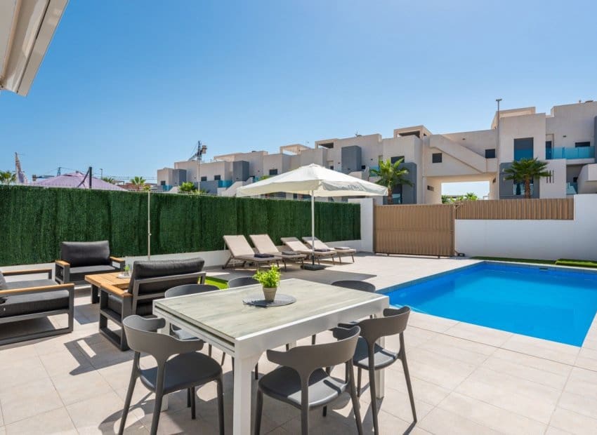 3 bedroom Villa for sale in El Raso with pool - € 445,000 (Ref: 9487230)