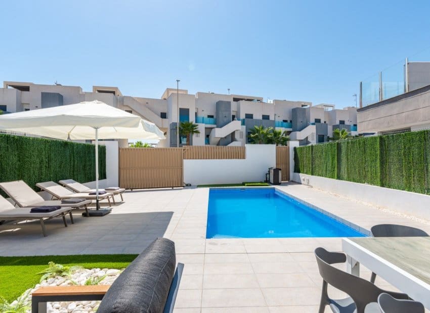 3 bedroom Villa for sale in El Raso with pool - € 445,000 (Ref: 9487230)