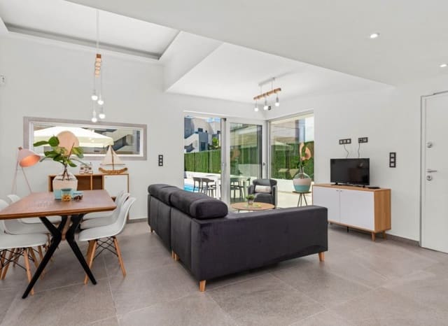 3 bedroom Villa for sale in El Raso, Guardamar del Segura with pool - € 445,000 (Ref: 9487230)